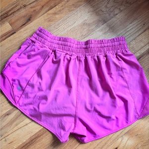 Sonic Pink hotty hot shorts: Lululemon